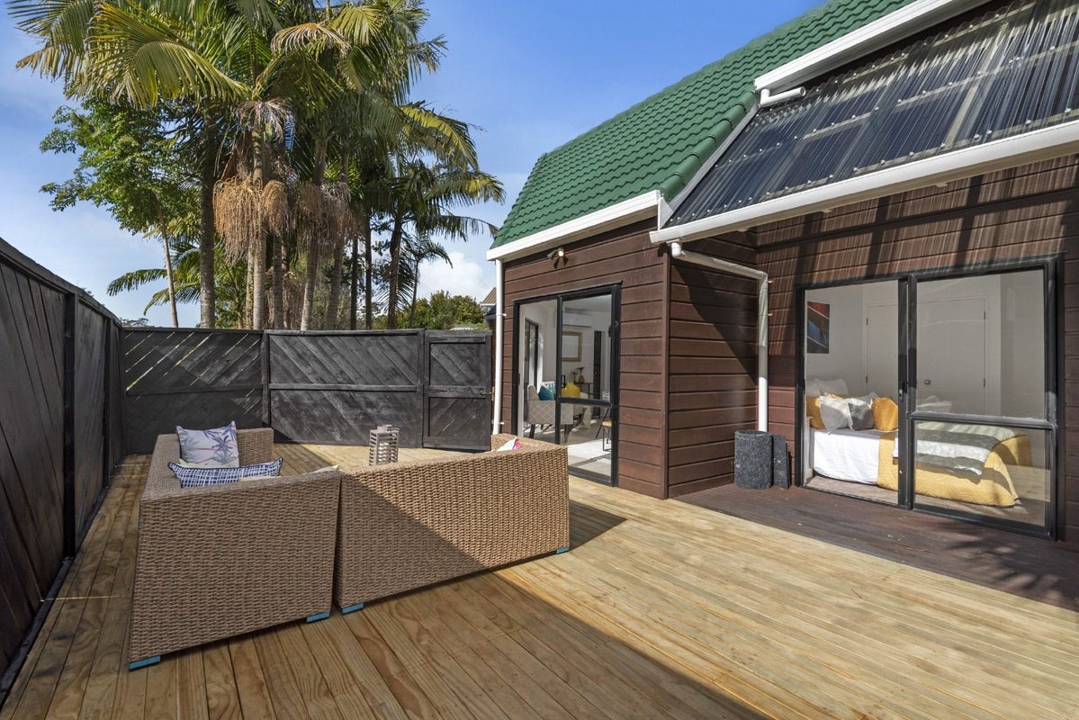 2 Stitchbird Close, Murrays Bay, Auckland - Carousel 20