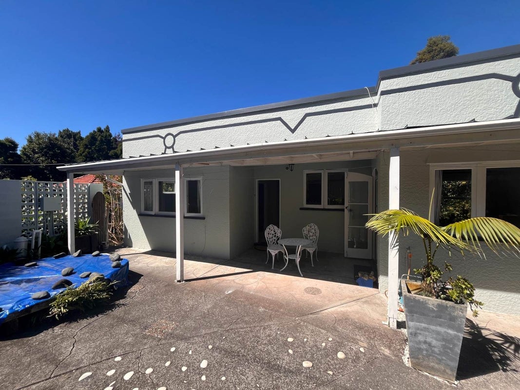 232 Godley Road, Titirangi, Auckland - Carousel 16