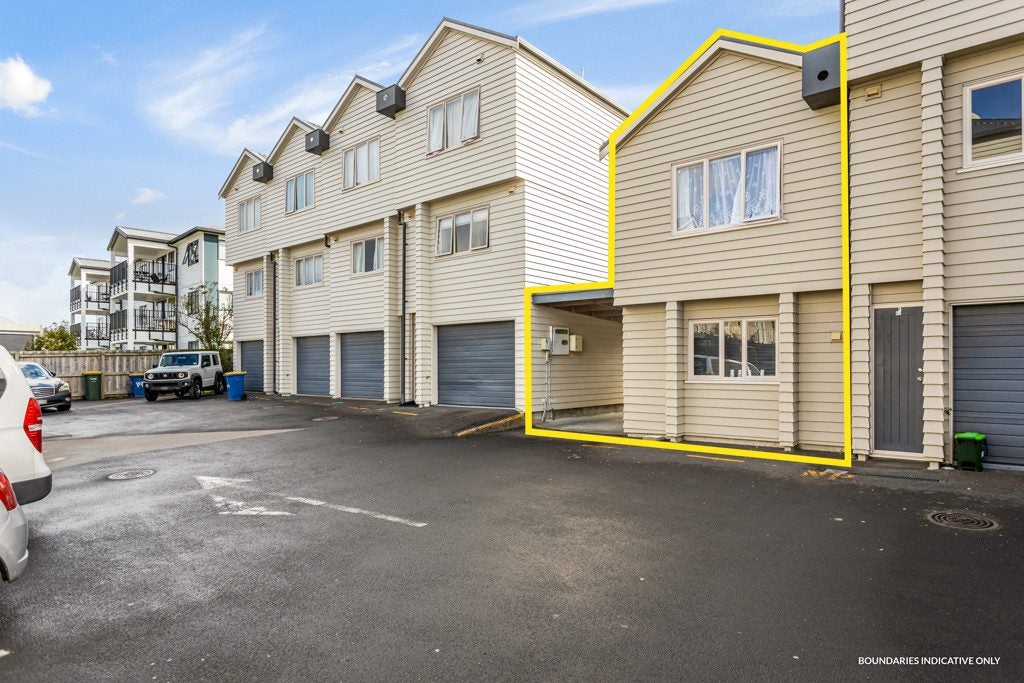 7/4 Keeling Road, Henderson, Auckland - Carousel 14