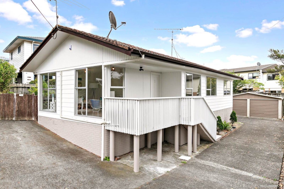 1A Triangle Road, Massey, Auckland - Carousel 1