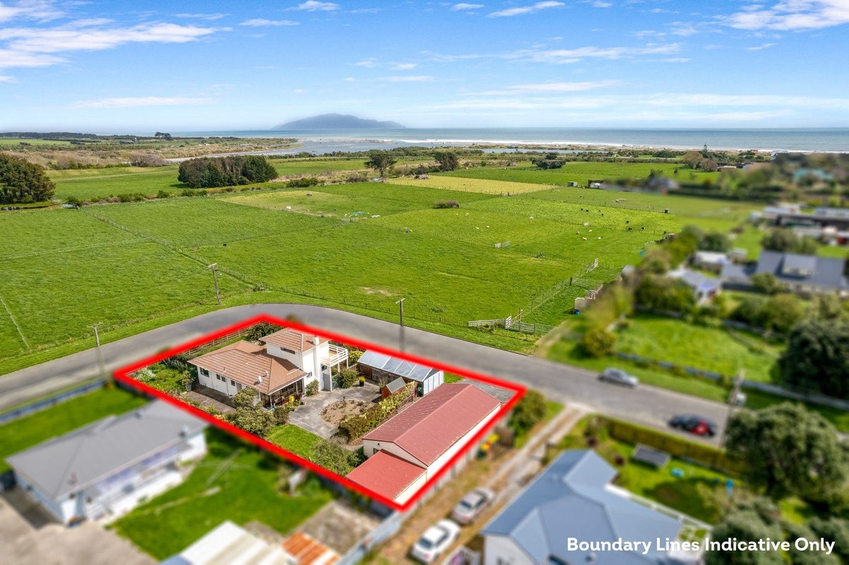 2A Kiharoa Street, Otaki Beach, Otaki - Carousel 2