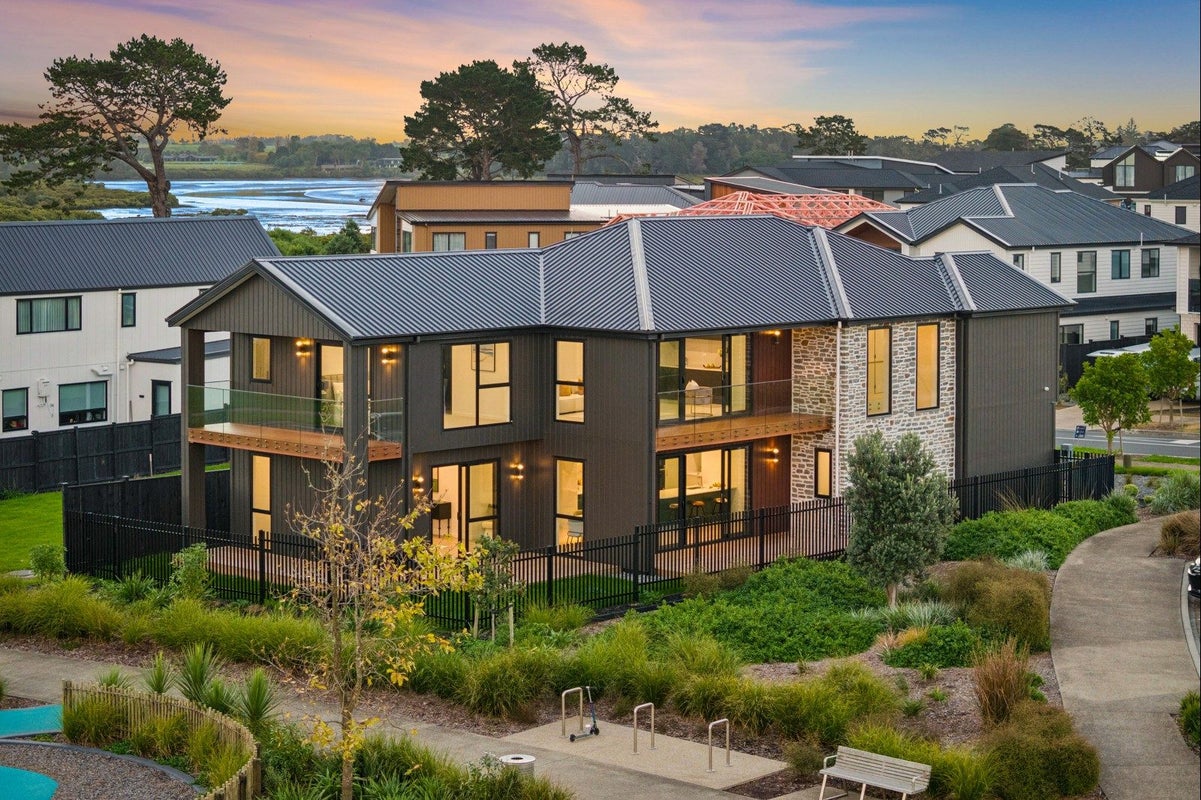 32 Catalina Avenue, Karaka, Franklin, Auckland - Carousel 1