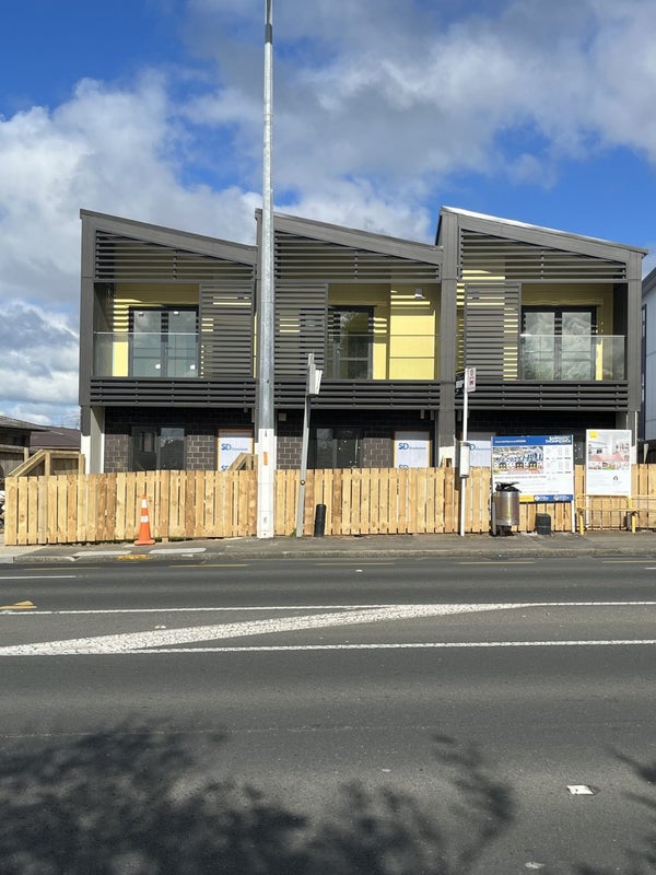 3/3226 Great North Road, New Lynn, Auckland - Carousel 1