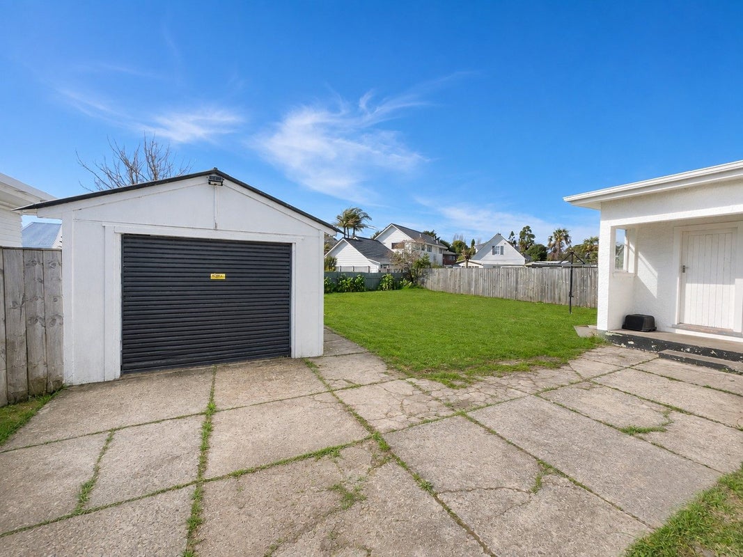 56 Iranui Road, Inner Kaiti, Gisborne - Carousel 7