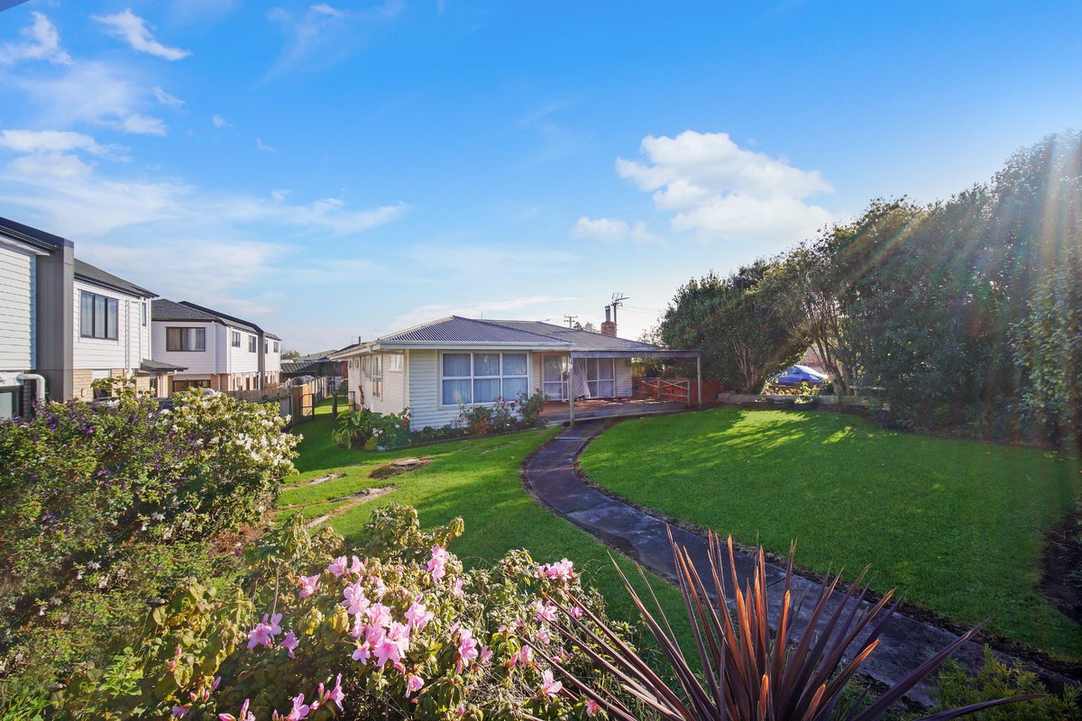 36 Tawa Crescent, Manurewa, Auckland - Carousel 1