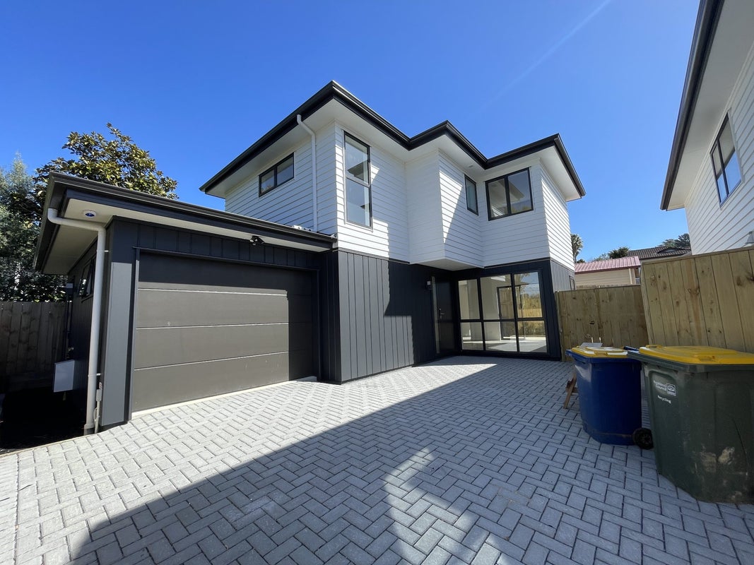 26C Topliss Drive, Northcross, Auckland - Carousel 1