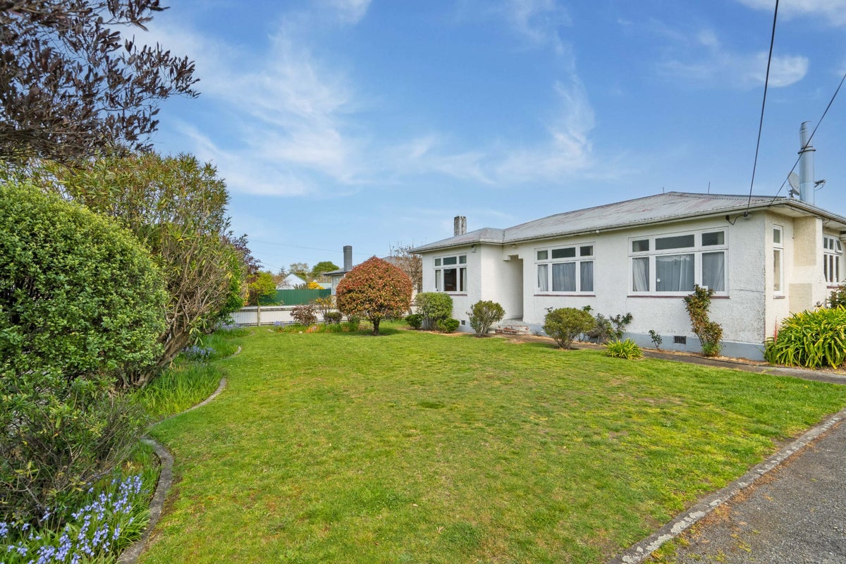 18 Johnstone Street, Masterton - Carousel 2