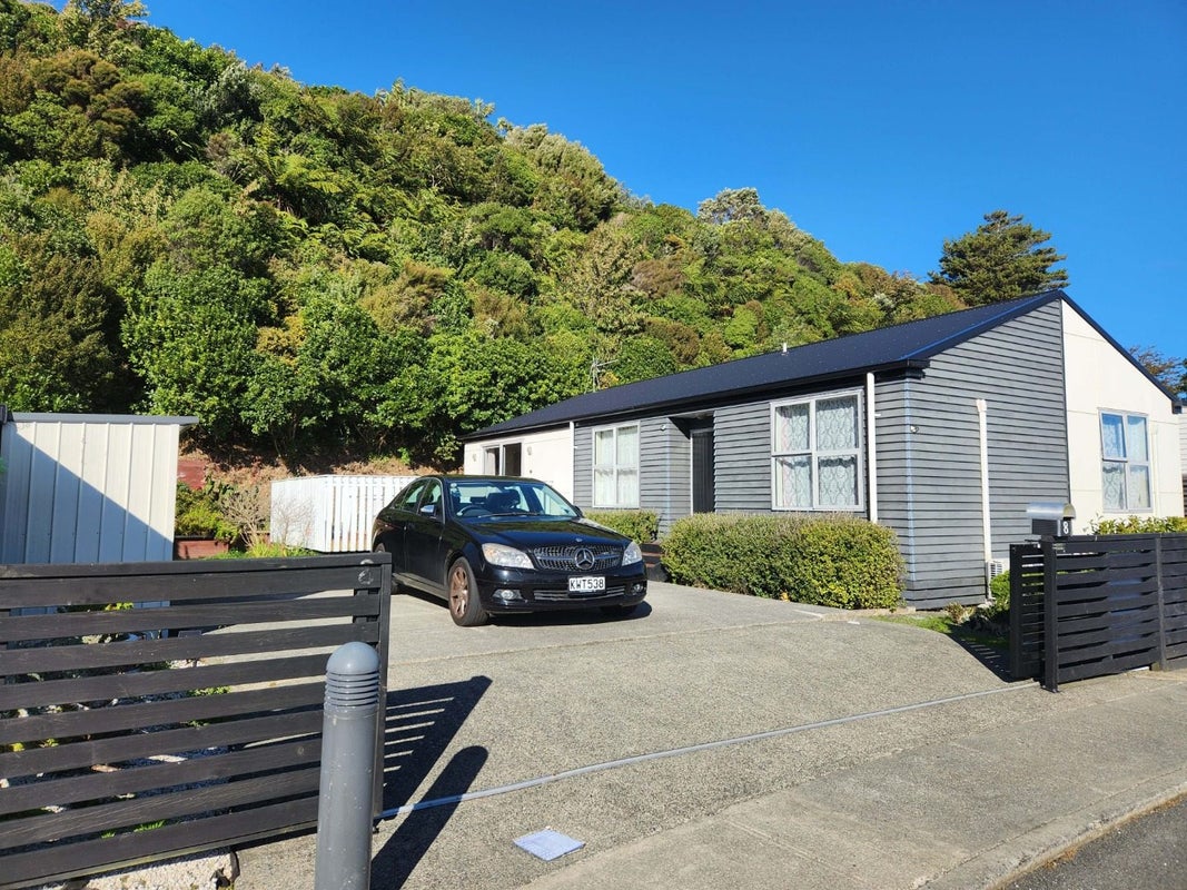 8 Otonga Heights, Maungaraki, Lower Hutt - Carousel 1