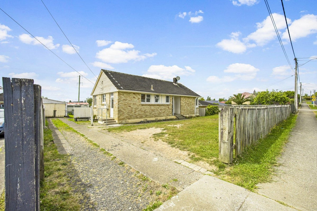 19 Te Wheoro Street, MEREMERE, MERCER - Carousel 2