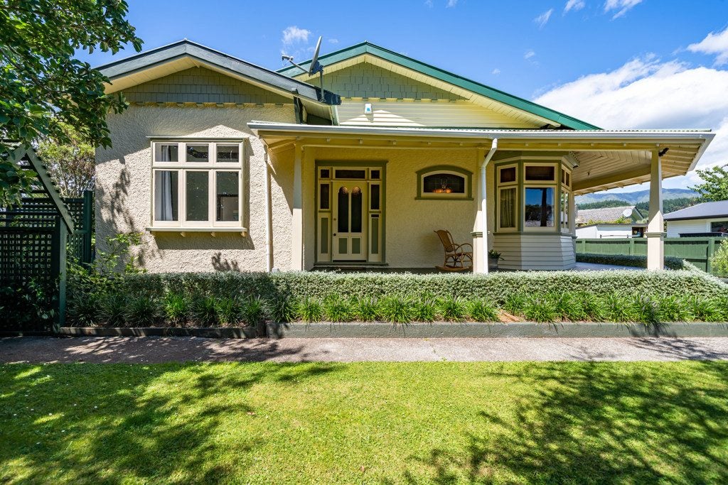 14 Riversdale Road, Clouston Park, Upper Hutt - Carousel 2