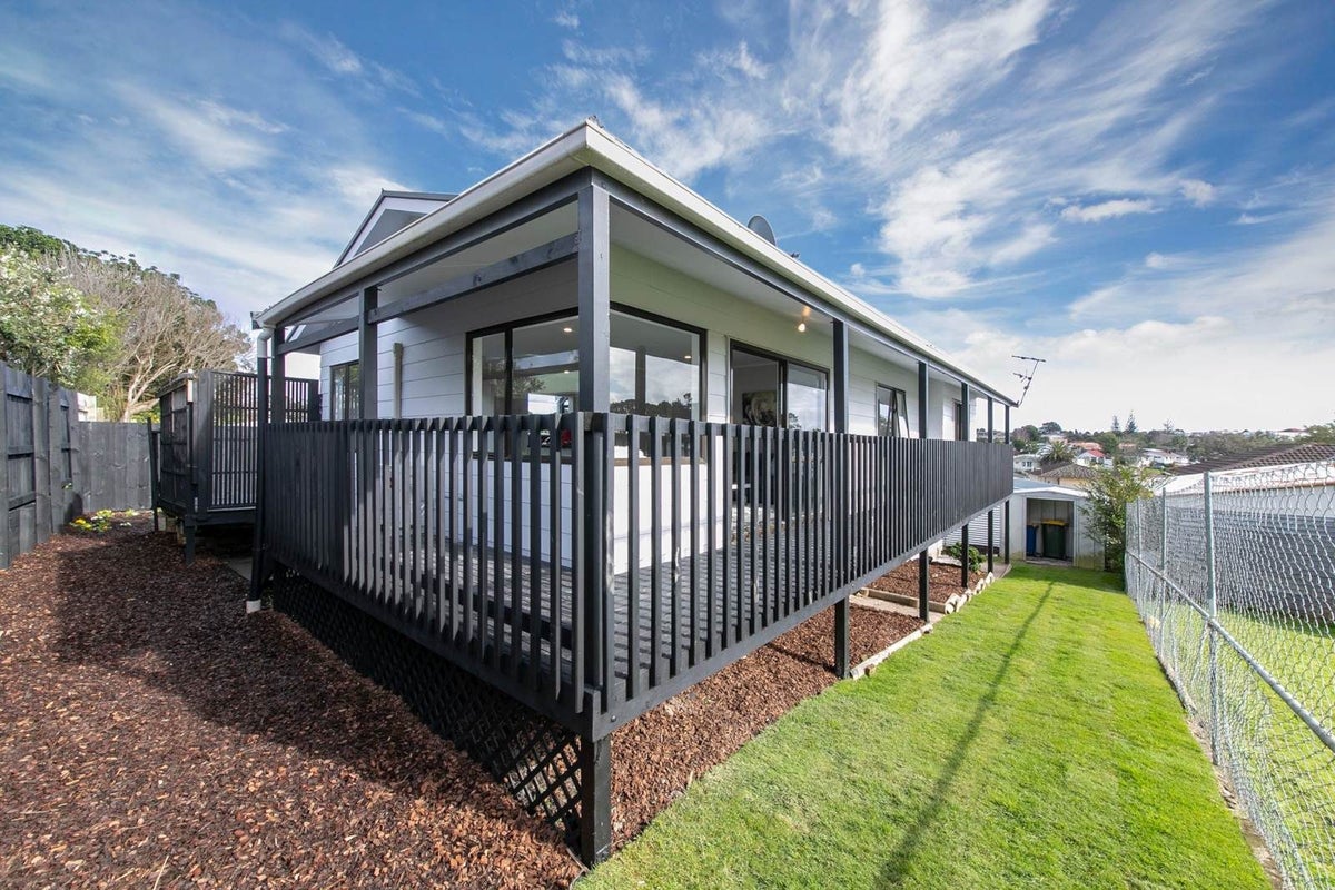 84 Farquhar Road, Glendene, Auckland - Carousel 2