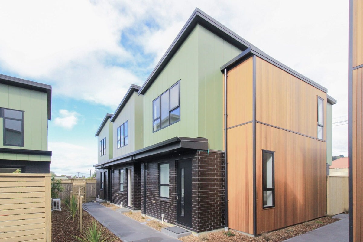 13/7 Johnston Grove, Taita, Lower Hutt - Carousel 1