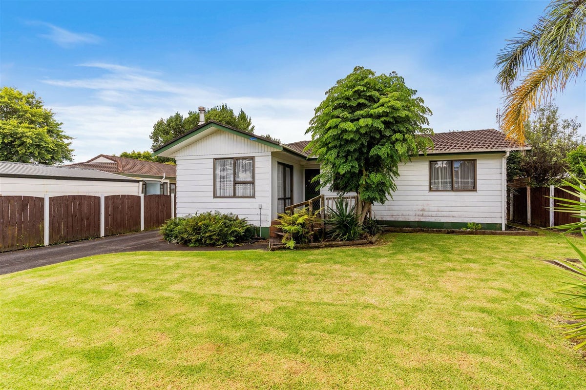 13 Oakmont Place, Wattle Downs, Auckland - Carousel 2