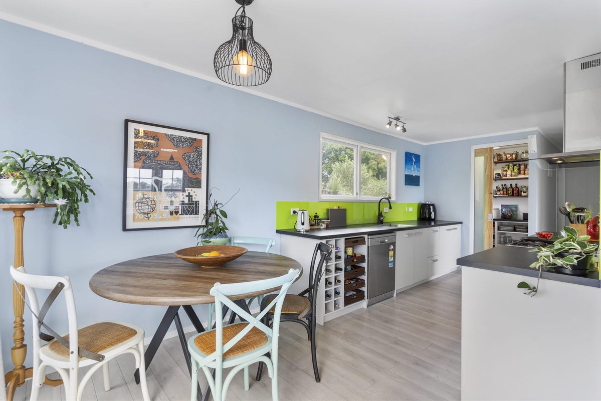 36 Gladys Avenue, Glenfield, Auckland - Carousel 2