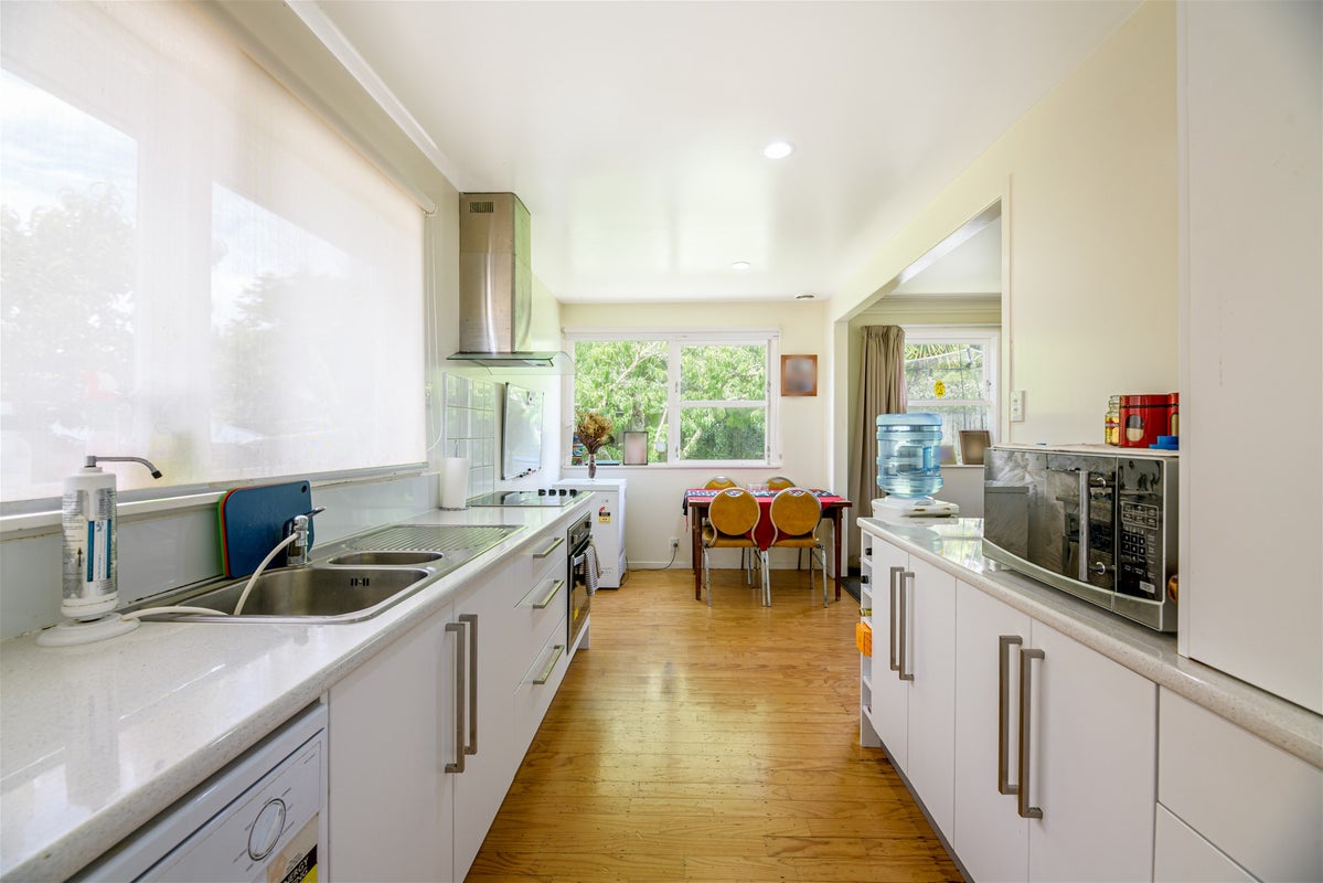 1 Ashbourne Place, Glendene, Auckland - Carousel 23