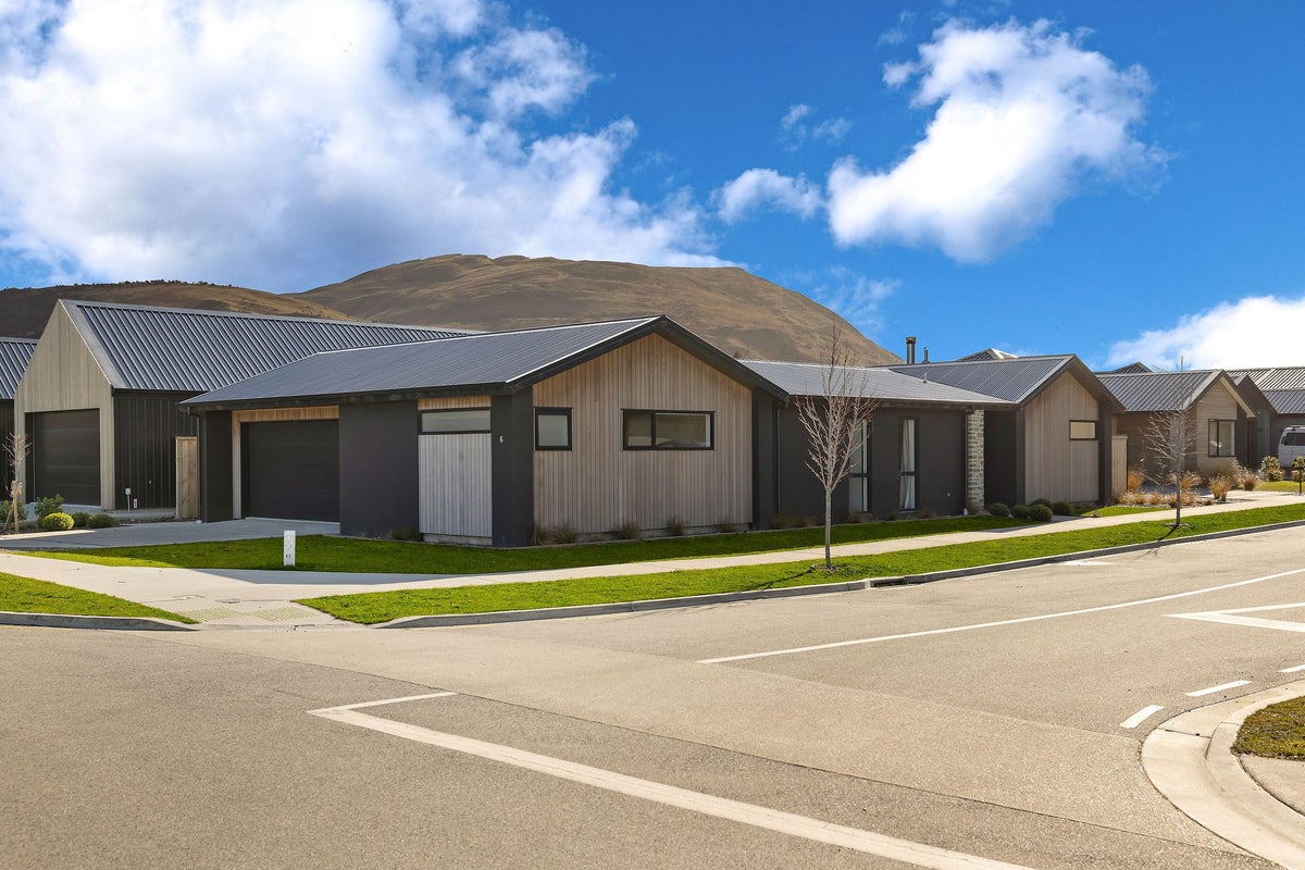 6 Lincoln Road, Jacks Point, Queenstown - Carousel 19