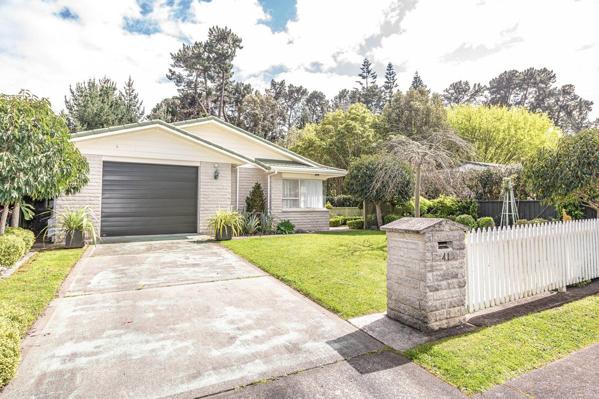 41 Downes Avenue, Springvale, Whanganui - Carousel 1