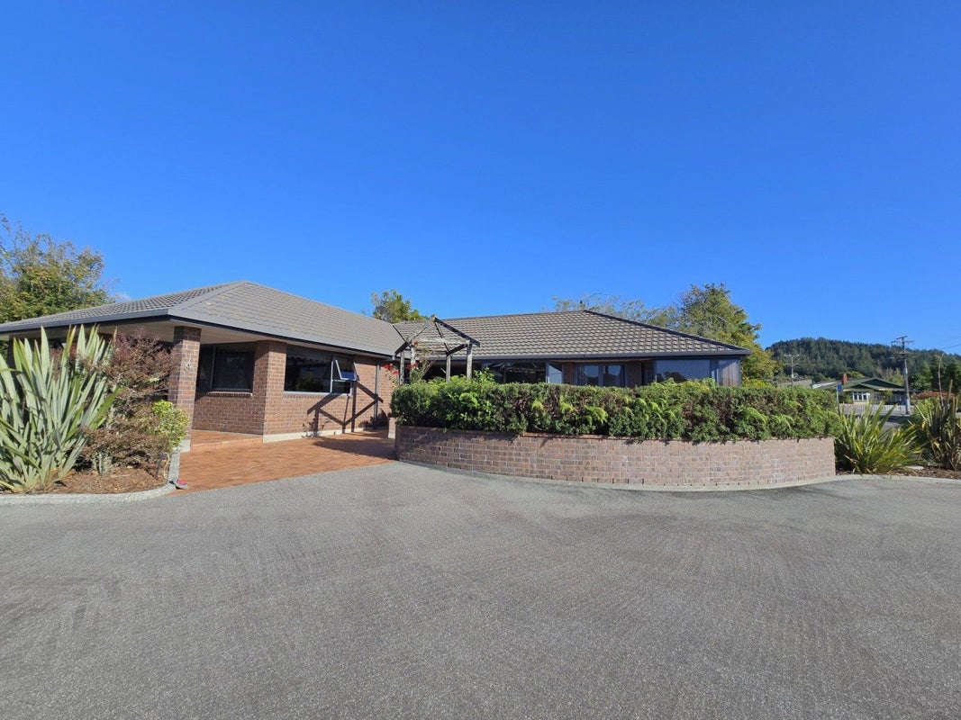 16 Gibson Street, Ross, Ross - Carousel 1