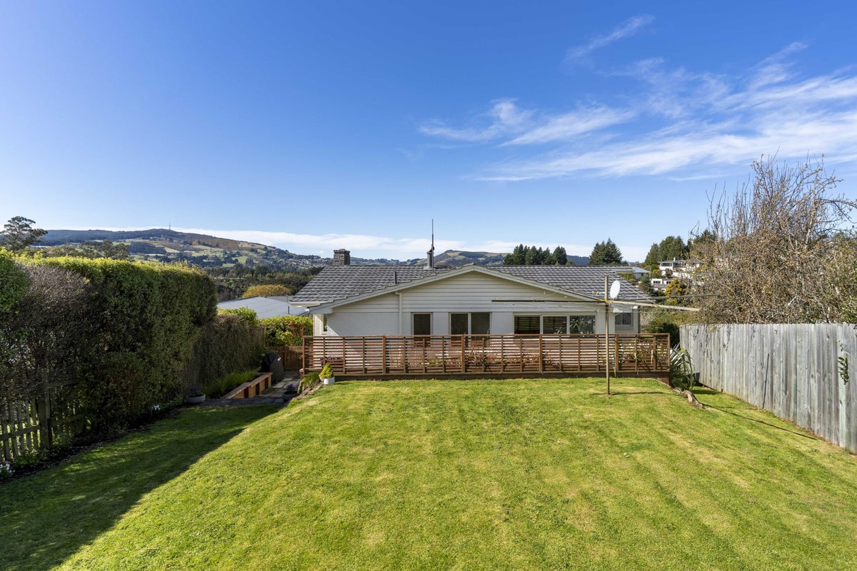 25 Pioneer Crescent, Helensburgh, Dunedin - Carousel 16