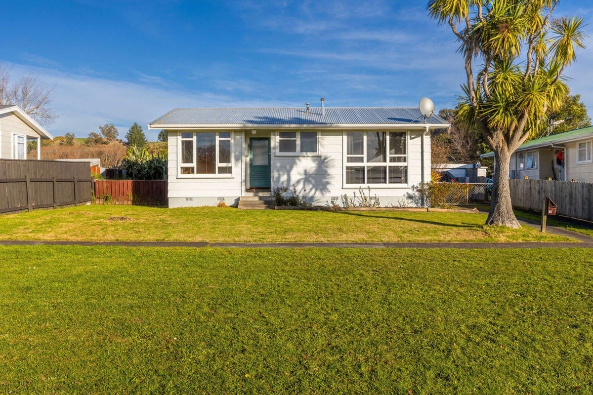 38 Hackett Street, Whanganui East, Whanganui - Carousel 2