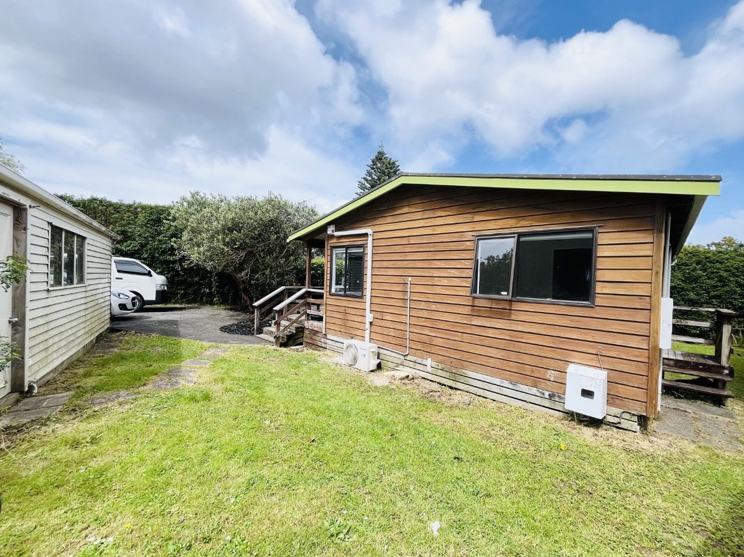 84B Owairaka Avenue, Mount Albert, Auckland - Carousel 15