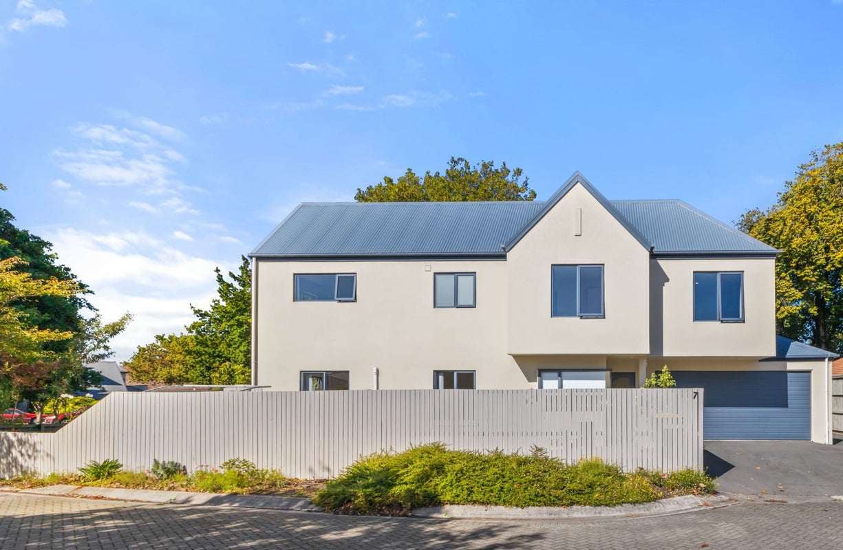 7 Parade Court, Addington, Christchurch - Carousel 21
