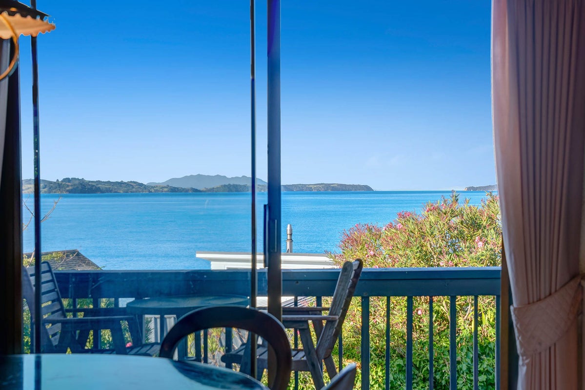 37 Mariners Grove, Algies Bay, Warkworth - Carousel 2