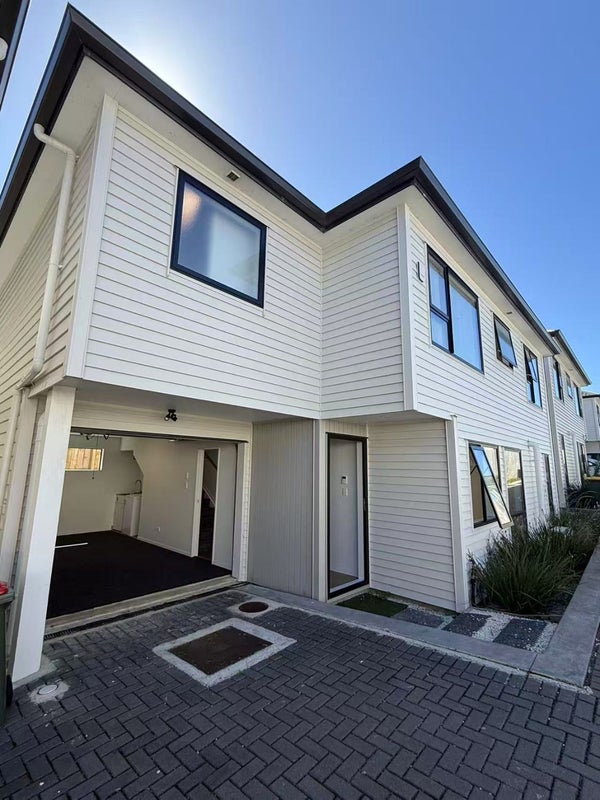 6/31 Frost Road, Mount Roskill, Auckland - Carousel 2