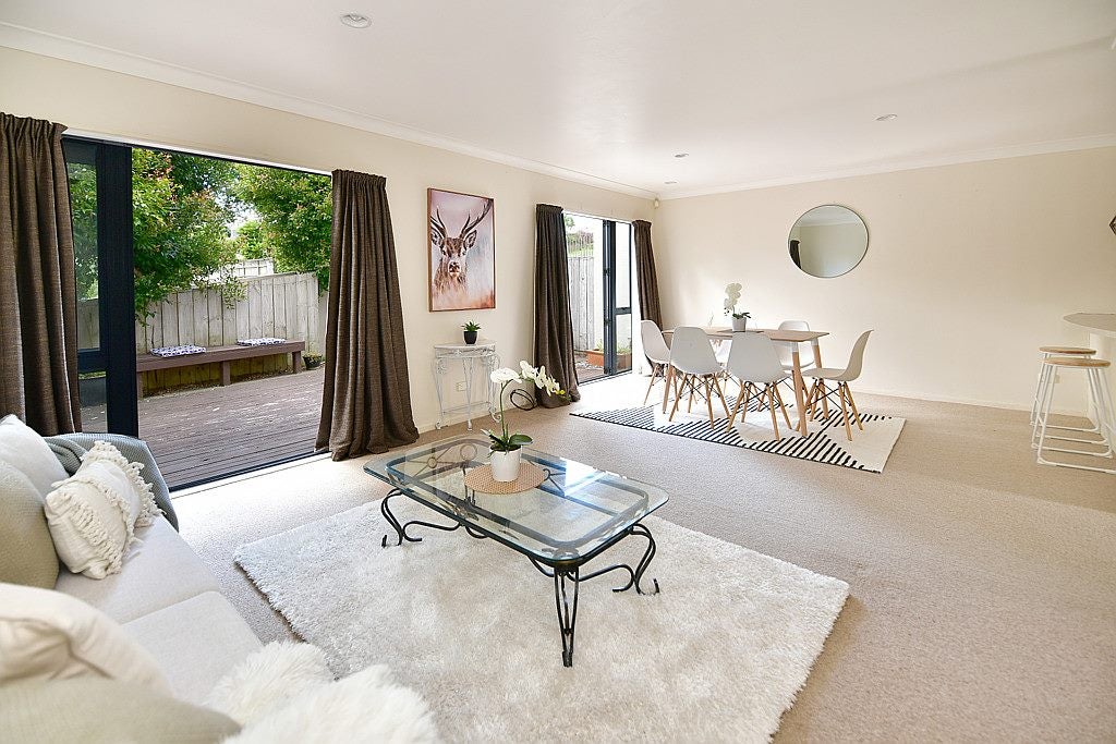 8/14 Ponderosa Drive, Oteha, Auckland - Carousel 1