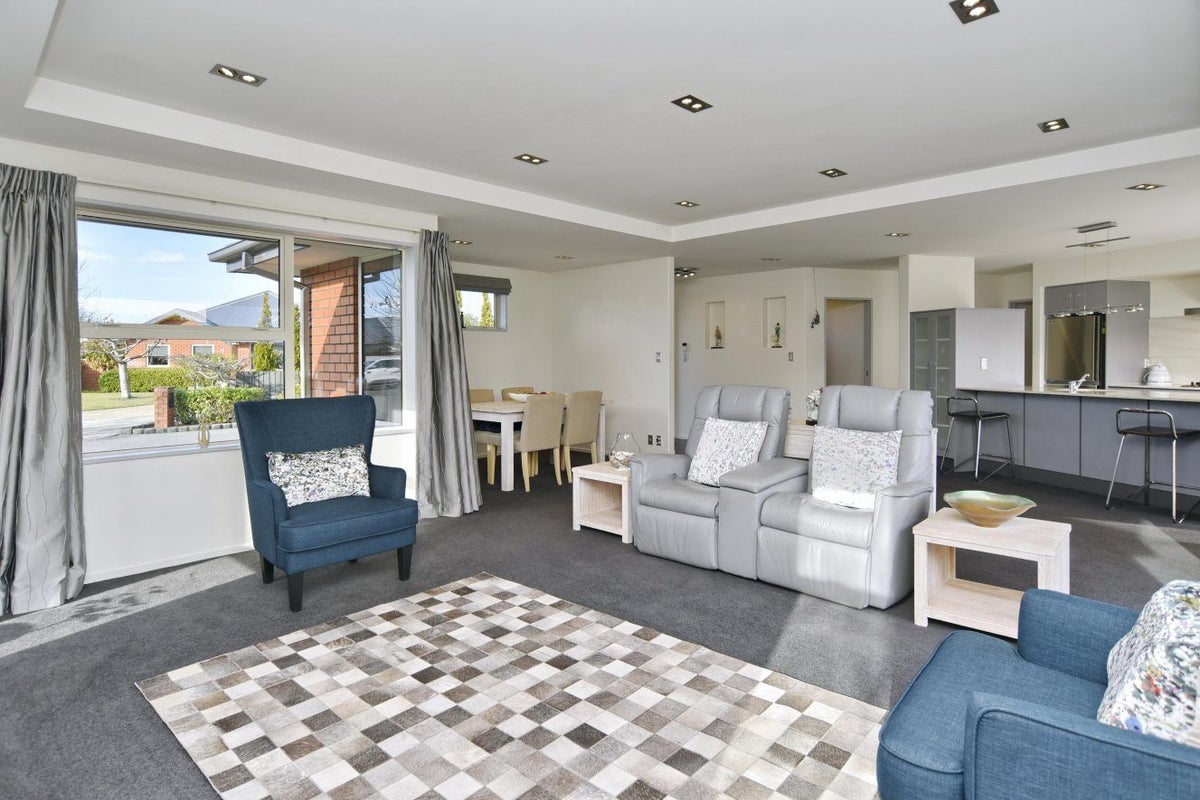 18 Oratia Grove, Northwood, Christchurch - Carousel 2