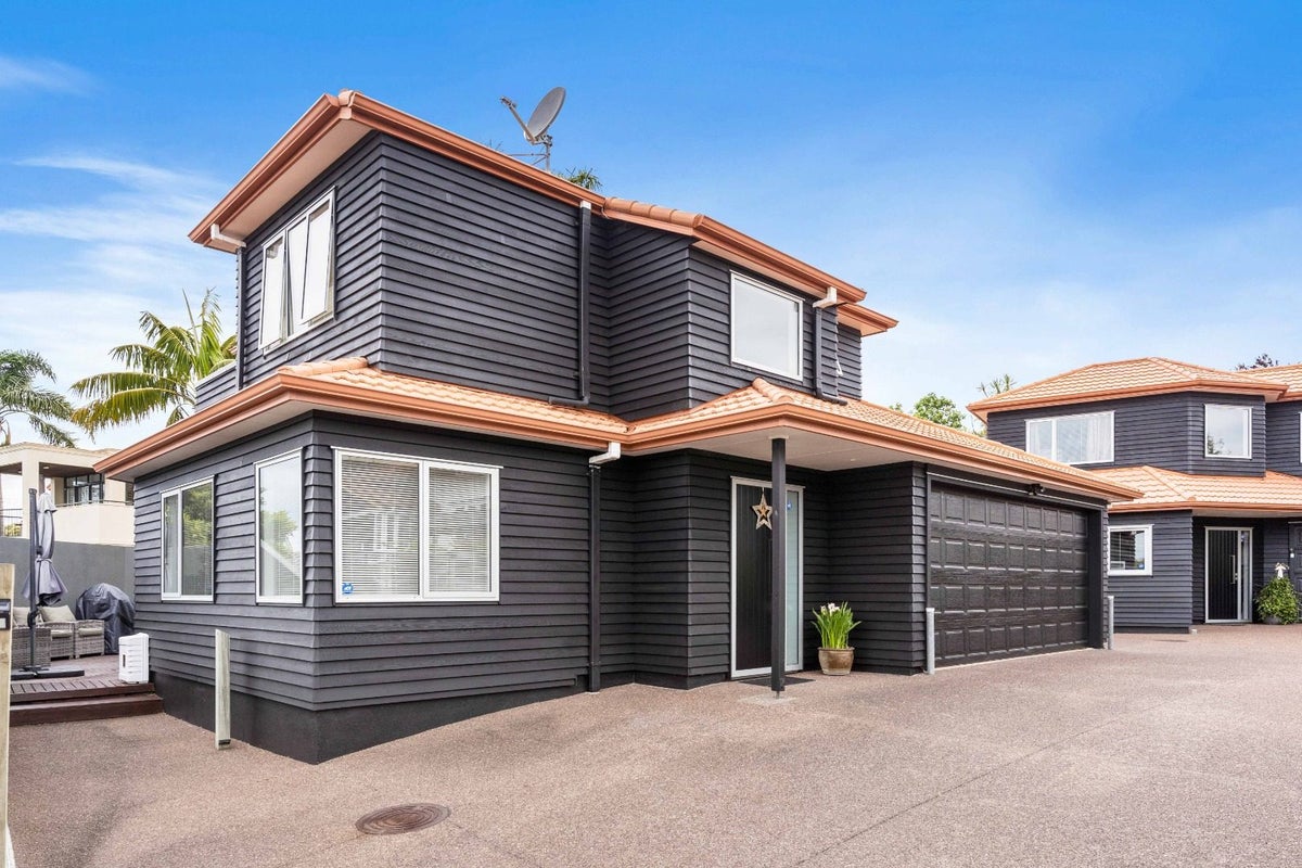 13A Seaview Terrace, Mount Albert, Auckland - Carousel 1