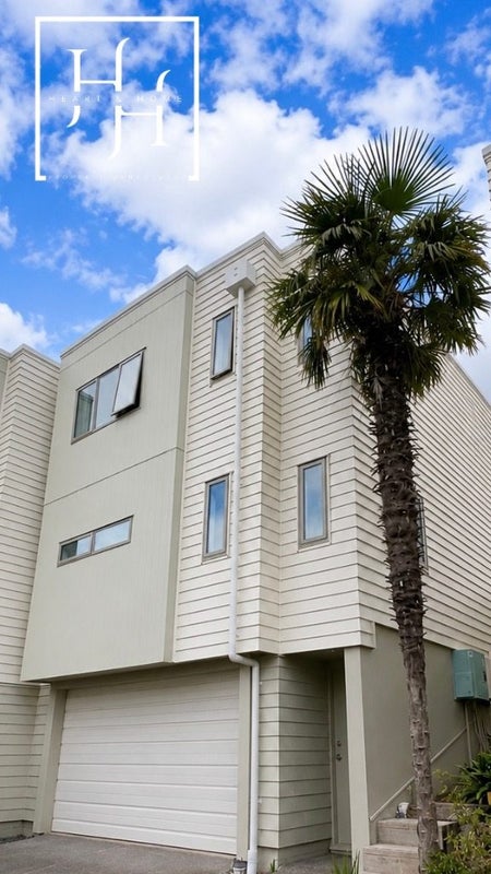 49/21 Hunters Park Drive, Three Kings, Auckland - Carousel 1