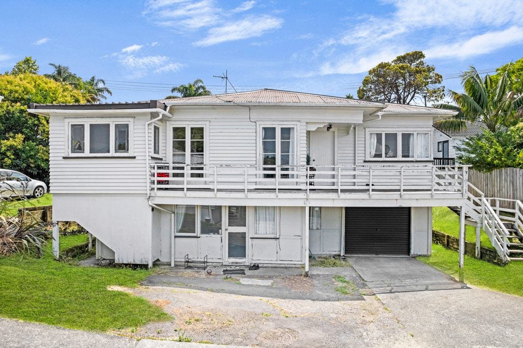 37 Whitney Street, New Windsor, Auckland - Carousel 1