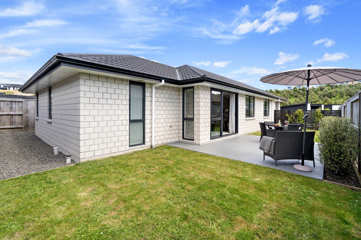 110 Whakaturou Crescent, Pyes Pa, Tauranga - Carousel 2