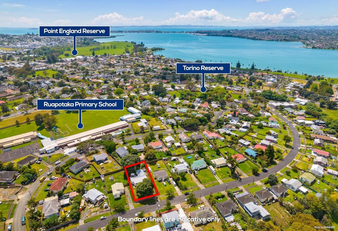 22 Torino Street, Point England, Auckland - Carousel 2