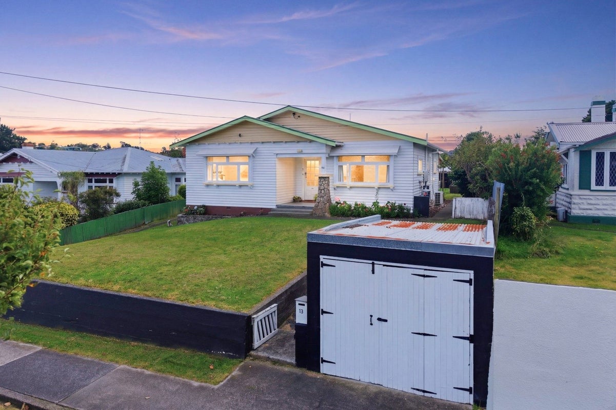 13 Duncan Street, Whanganui East, Whanganui - Carousel 1