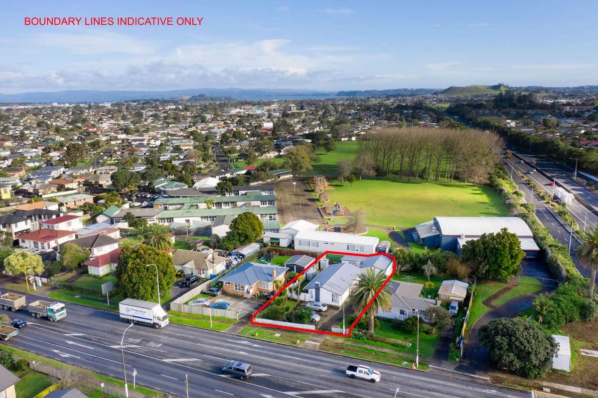 489 Massey Road, Mangere, Auckland - Carousel 1
