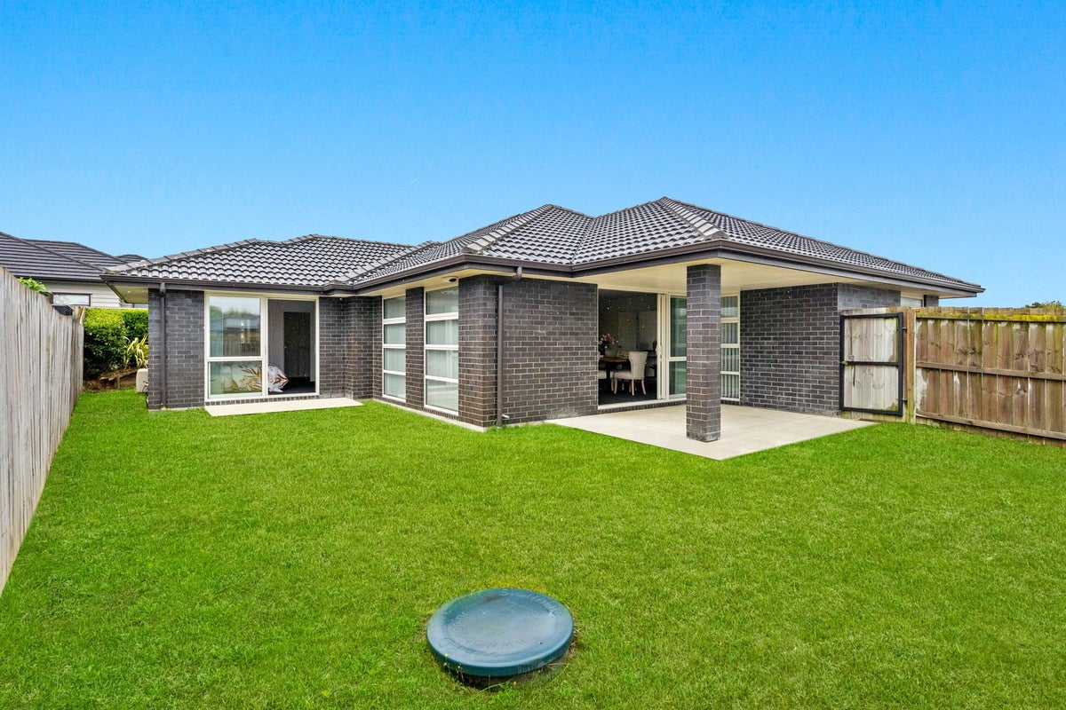 6 Dumas Place, Rosehill, Papakura - Carousel 2