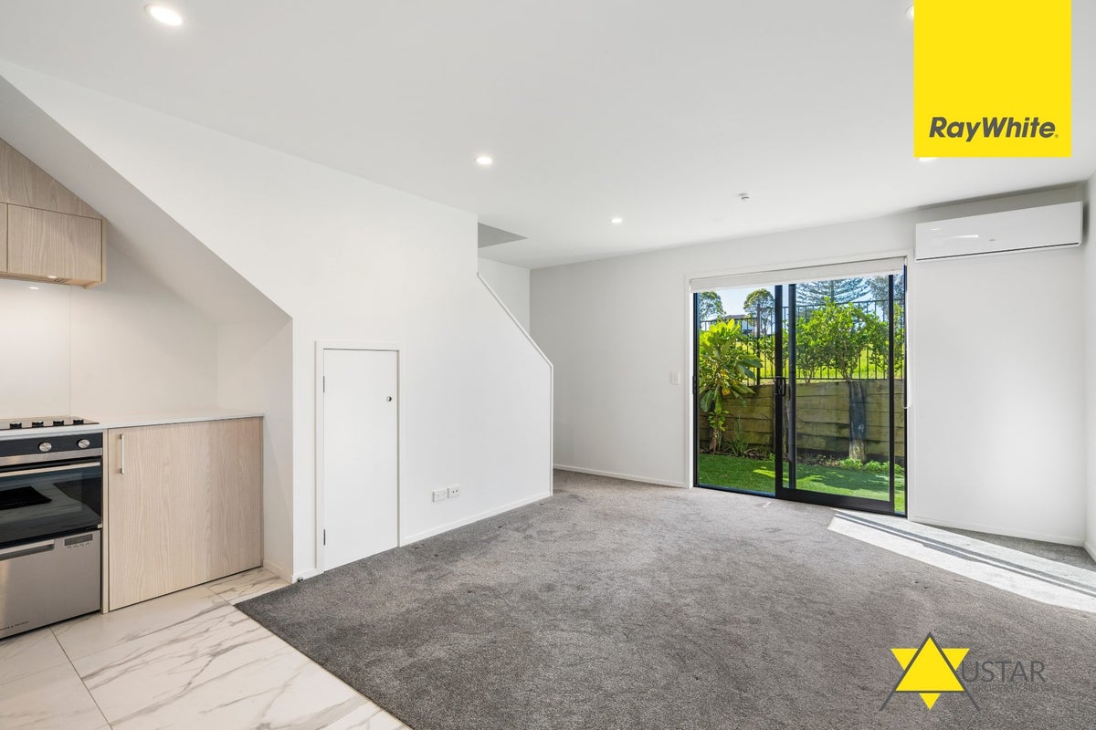 10/81 Kervil Avenue, Te Atatu Peninsula, Auckland - Carousel 1