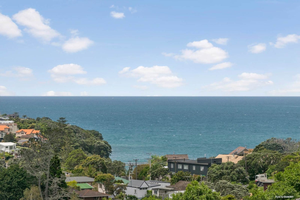 27 Sunrise Avenue, Murrays Bay, Auckland - Carousel 2