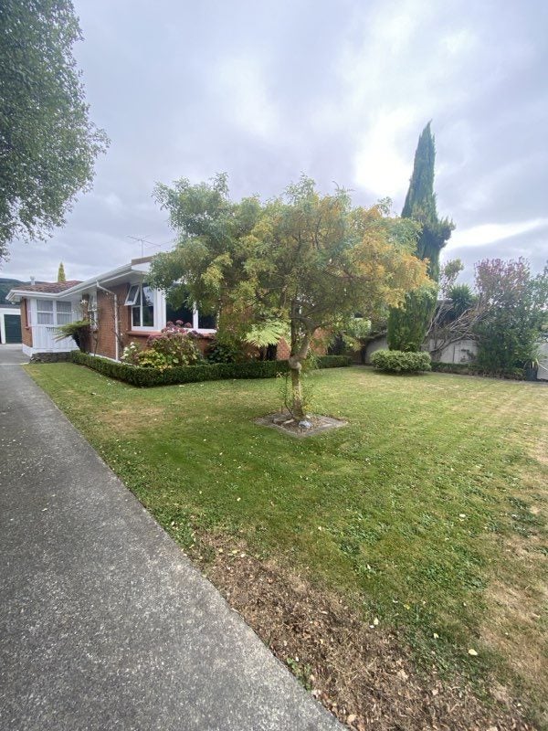 11 Joseph Grove, Elderslea, Upper Hutt - Carousel 1