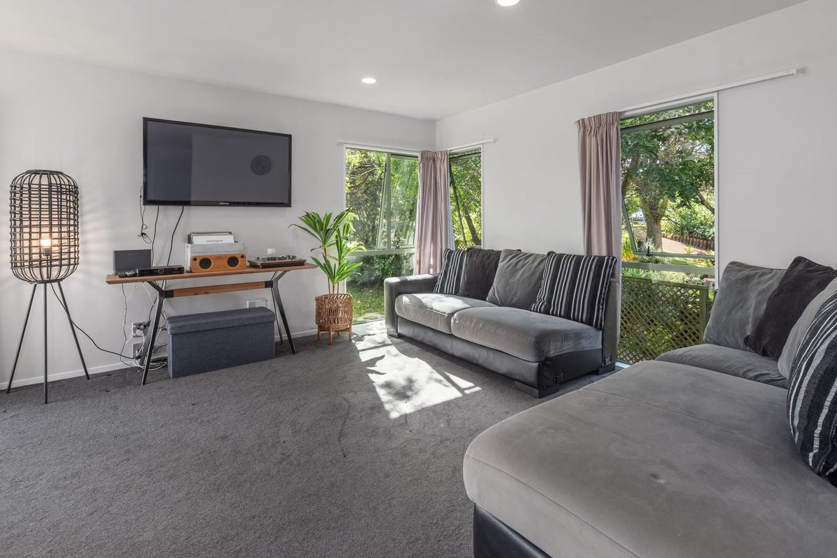 77 Caribbean Drive, Unsworth Heights, Auckland - Carousel 2