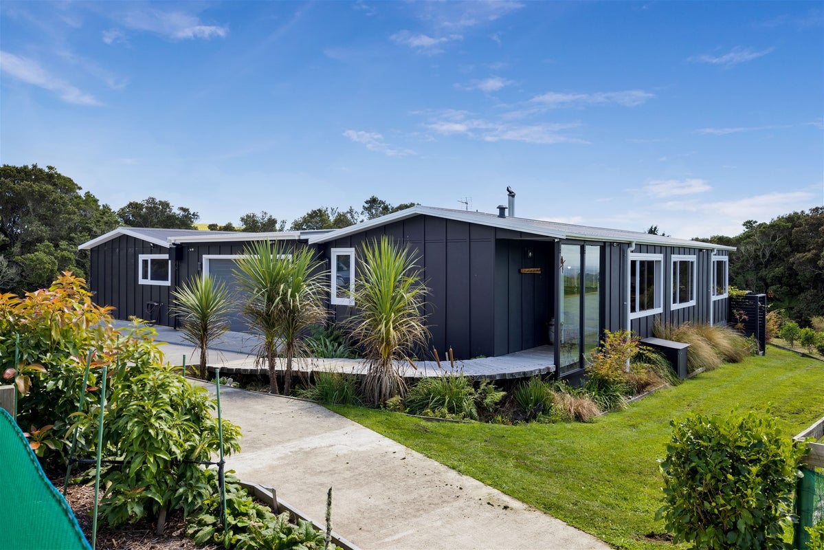 401 Korito Road, Korito, New Plymouth - Carousel 2