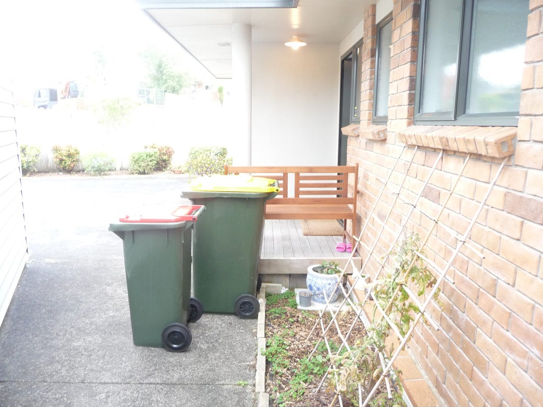 2/17 Pegler Drive, Howick, Auckland - Carousel 38