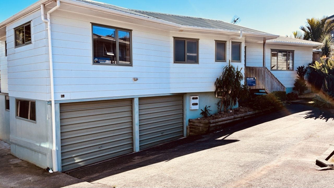 5A Yeoman Place, Howick, Auckland - Carousel 2