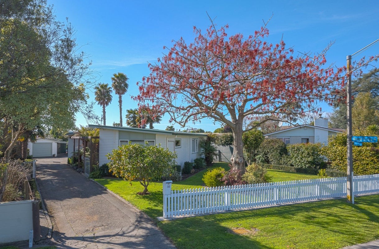 15 Mill Road, Clive, Clive - Carousel 1