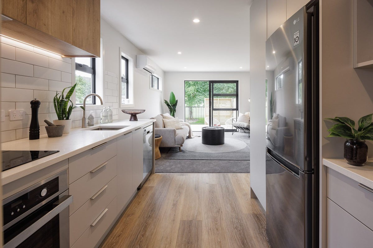 1/240 Stokes Valley Road, Stokes Valley, Lower Hutt - Carousel 2