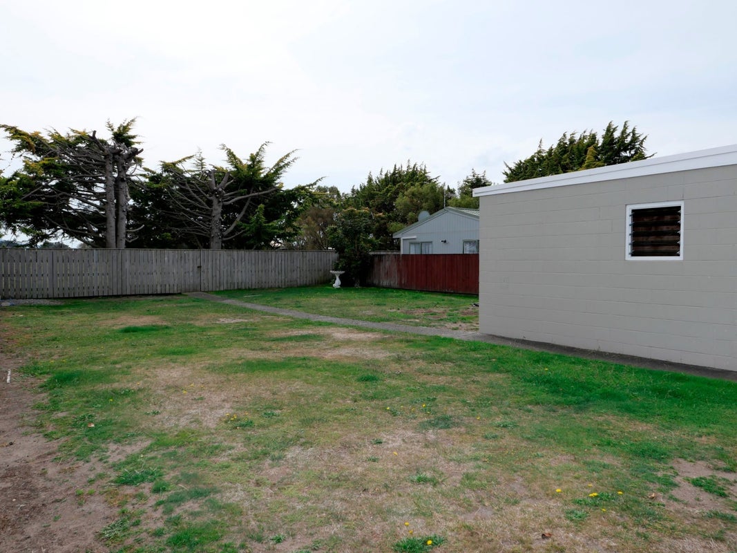 77 Gray Avenue, Paraparaumu Beach, Paraparaumu - Carousel 24