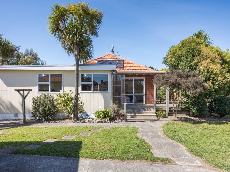 1 Moheke Avenue, Roslyn, Palmerston North - Carousel 2