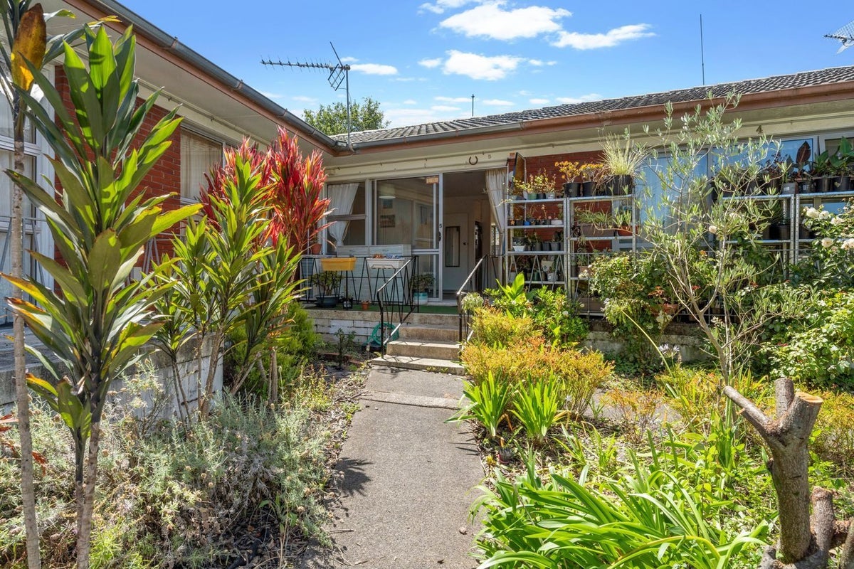 5/1 Ribblesdale Road, Henderson, Auckland - Carousel 2